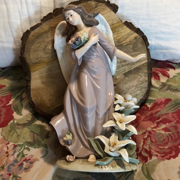 Vintage Angel Porcelain 12” Ethereal Peace Heavnly Goddess Substantial Weight